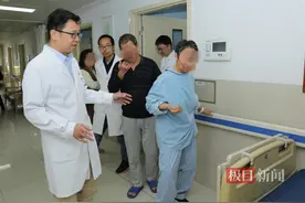 偏瘫6年后植入电极，老人在武汉恢复行走图片