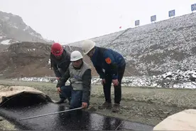 新春走基层丨无人区盛开奋斗花图片