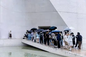“五一”闲不住，谢子龙影像艺术馆六展齐开图片