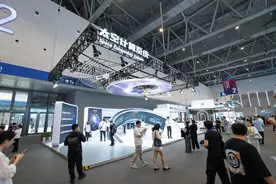 潮声丨把数据中心搬到太空，人的事为什么要天来算图片