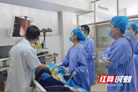 小“胶圈”大作用！内镜下精准治疗食管胃底静脉曲张破裂出血图片