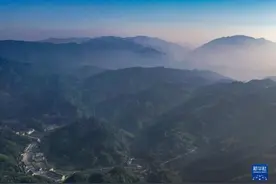 美丽中国丨云海盛景大别山图片