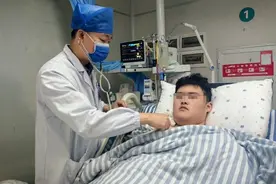 18岁小伙暴瘦10公斤后住进ICU ，原是患了这种病图片