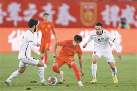 国足11月世预赛拉响“警报”图片