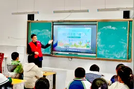 高速志愿者走进校园，青春接力“雷锋精神”图片