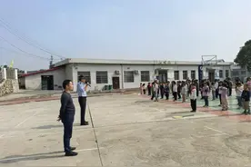 宁乡老粮仓镇开展铁路护路安全宣传活动图片