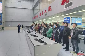 一起来治堵｜今天，市民代表来到成都交警指挥大厅，贡献这些“金点子”→图片