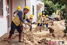 中铁五局路桥公司积极参与梅州抗洪抢险救灾图片