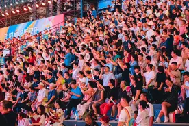 昨晚，17.6万市民游客，在南京路参与这场狂欢盛宴图片