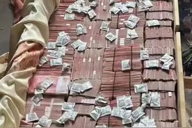 近2000万现金藏床板下！警方公布图片