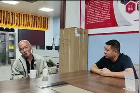 因为善良 失联28年的安徽亲兄弟在赣泪奔拥抱图片