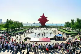 五四广场红歌声声颂祖国图片