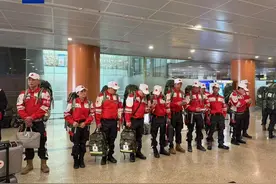 中国红十字国际救援队抵达缅甸仰光图片