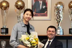 瓦基弗银行女排官方：中国球员袁心玥离队 本赛季随队打进欧冠4强图片