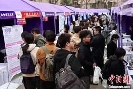 清华年度最大规模校园招聘会开启，与AI相关就业机会受关注图片