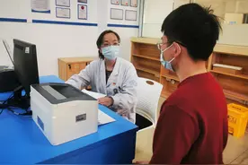 一年里，这间门诊的七成“老烟枪”成功脱瘾图片