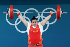 第40金🥇！举重女子81公斤以上级 李雯雯稳稳夺金🏋️！图片