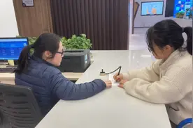 急用居住证，“万里”办很“快”图片
