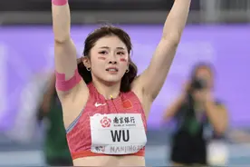 8秒01！打破女子60米栏全国纪录，吴艳妮哭了图片