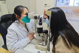 30岁女子“睁不开眼”险酿车祸，医生提醒：这类常见眼病不可轻视图片