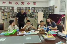 外教长期公益辅导儿童村孩子 烟台SOS儿童村“开门办村、开放办村”见成效图片