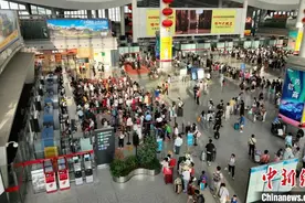甘肃省民航机场集团单日旅客吞吐量破8万人次 呈历史最佳图片