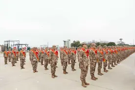 武警湖南总队2025年春季新兵入营图片