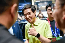 车企大佬不再学雷军图片