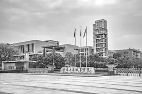重庆工商职业学院：推进产教融合 创新思政课程教学图片