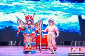 （新春走基层）2025少儿迎春粤剧晚会在广州举行图片