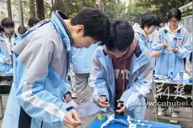 面具奇缘 创意绽放 襄阳二十四中举办“威尼斯狂欢节”主题面具制作大赛图片