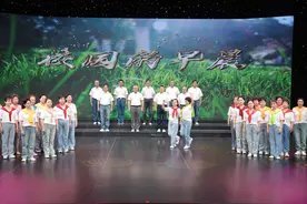 “东营银行杯”滨州市首届中老年团体节目展演——市工人文化宫合唱团《校园的早晨》图片