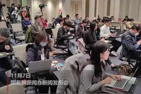应急管理部：5年来消防救援队伍165人牺牲图片