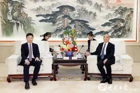 新加坡—山东经贸理事会全体会议在济南召开 林武会见客人 周乃翔徐芳达致辞图片