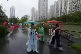 汉服走秀来了！在家门口感受中华传统文化，还可以学非遗项目图片