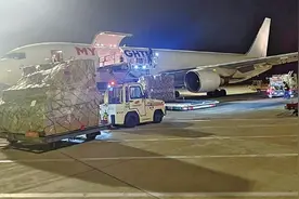 郑州高频织密“空中丝绸之路”图片