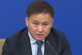 两会速递｜中国人民银行行长：今年将择机降准降息图片