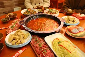 麻江：草木灰“裹”出来的美食图片