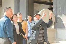 宝安西乡小学：百年老校喜迎九旬老校长回校参观图片