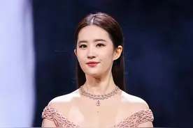 刘亦菲自曝曾遇到过渣男：玫瑰遇到过的其实不算渣图片