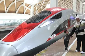 新媒：雅万高铁载客量破百万人次，为当地民众提供便利图片