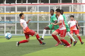 北京：校园足球赛加深中非友谊图片