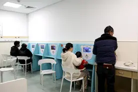 中招乙流后，5岁孩子小腿疼痛、行走困难……余杭医生：出现这些症状，警惕儿童急性良性肌炎图片