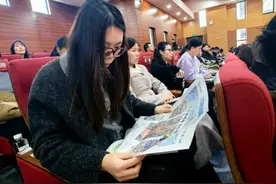 聚焦“教育家精神”巡回宣讲｜贵阳信息科技学院教师刘璇：师者需以“爱与专业”为双翼图片