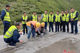 武山：探索使用新材料 公路养护此举得肯定图片