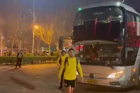 不退出了！张琳芃向国足道歉：一定坚持到底图片