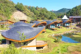湖北十堰：丰富区域文旅业态 武当灵溪谷·云野帐篷客度假村项目完工交付图片