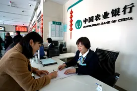 既要纾困又要防住长尾风险 消费贷“内卷”料迎变局图片