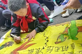 重温长征红色记忆 盛世少年勇往向前图片