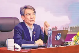 国家最高科学技术奖得主薛其坤院士做客粤港澳大湾区人才港大讲堂 要深度参与“量子科技革命”图片